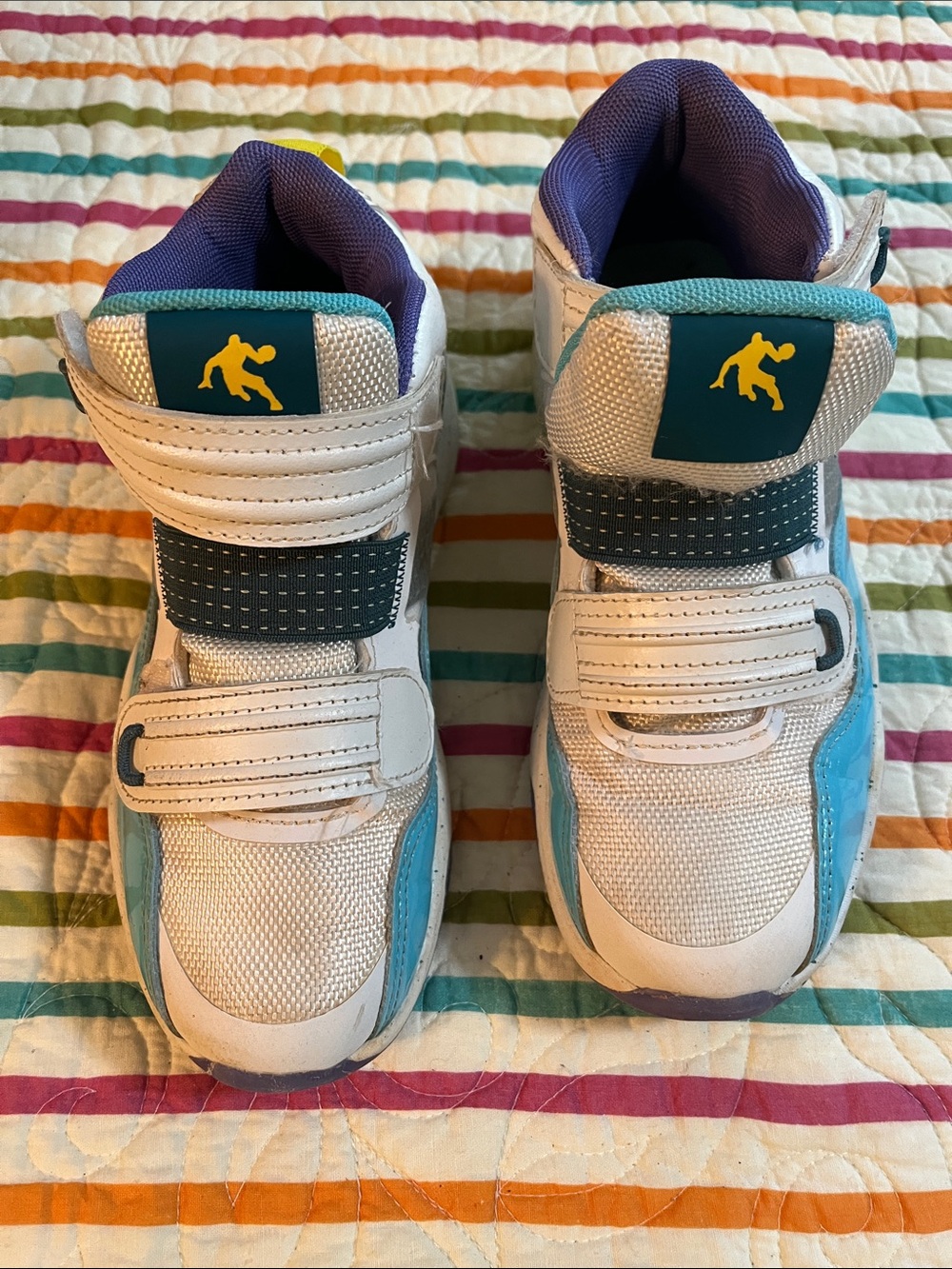 AND 1 children’s v e l to close sneakers for boys or girls. Youth size 1